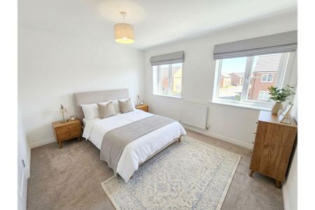 3 bedroom semi-detached house to rent - Photo 4