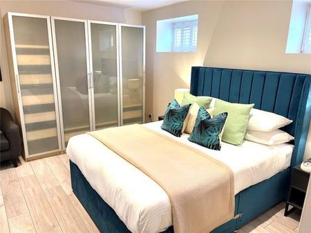 2 Bed Flat, The Pantiles, NW11 - Photo 4