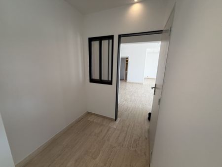 Location Appartement 4 pièces 140m² MONTELIMAR 26200 - Photo 3