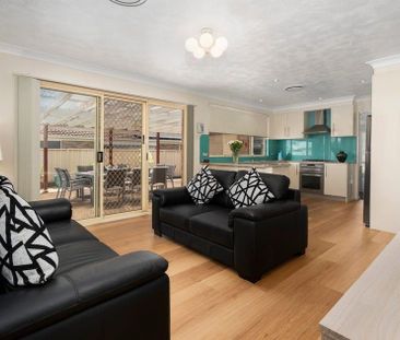 SPACIOUS FAMILY HOME WITH POOL - Photo 6