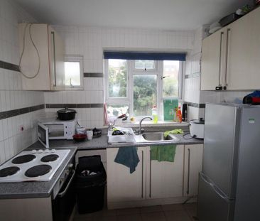 House share to rent - Photo 4