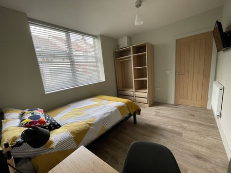 2 bed Apartment for Rent - Photo 5