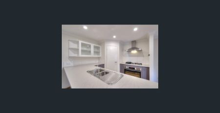 45 Featherflower Av, Dayton, WA 6055 - Photo 3