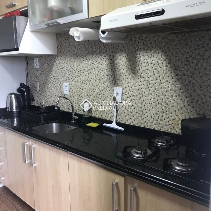 Apartamento com 3 quartos e 72m² para alugar em Humaitá, Porto Alegre. - Photo 1
