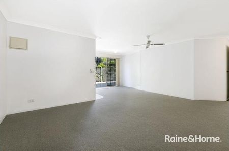 Spacious Ground-Floor Unit with Expansive Leafy Courtyard - Photo 5