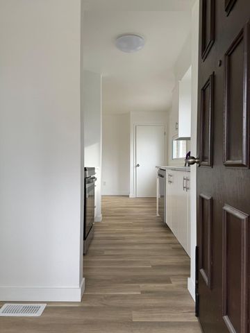 For Lease - 8006 Paddock Trail Drive, Niagara Falls, Ontario - Photo 3