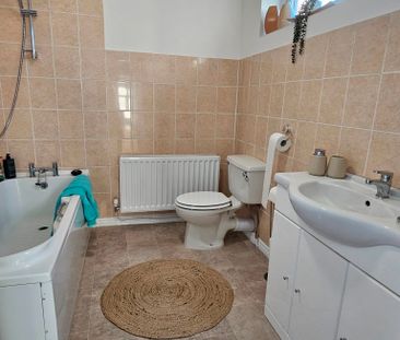 Large Two Bedroom Terraced House in Immaculate Condition for Rent i... - Photo 4