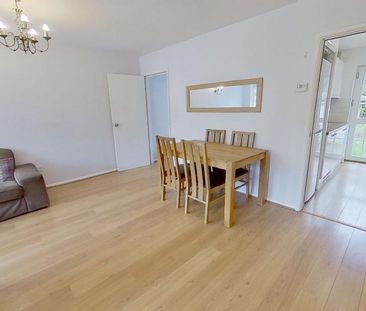 4 bedroom semi-detached house to rent - Photo 1