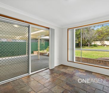 SPACIOUS THREE-BEDROOM HOME WITH LARGE ENTERTAINING AREA AND CLOSE ... - Photo 3