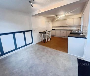 3 bedroom semi-detached house to rent - Photo 6