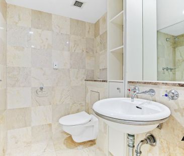 RESORT STYLE HARBOURSIDE LIVING! - Photo 4