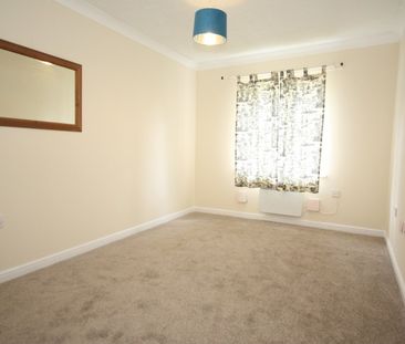 Century Court, Woking - Photo 6