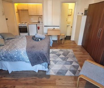 Studio to rent - Photo 5