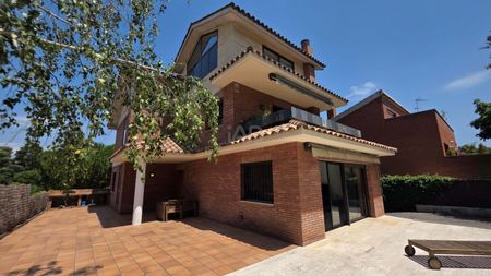 Barcelona, Catalonia 08198 - Photo 5