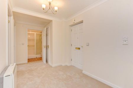 2 bedroom retirement property to rent - Photo 3