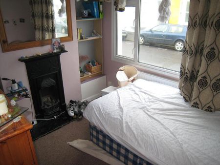 4 bedroom terraced house to rent - Photo 3