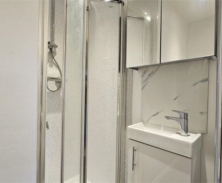Room 5, 38 Pakenham Close, Cambridge - Photo 5