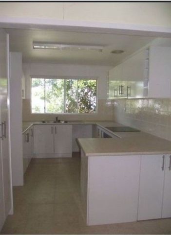 3 Bedroom Home Central Location - Photo 2