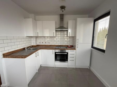 PETERBOROUGH - Photo 5