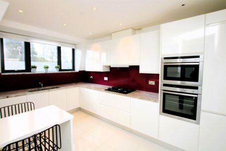 3 bedroom apartment to rent - Photo 3