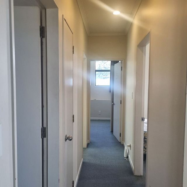 Spacious 4BR Newtown Apt w/ Parking - Photo 1