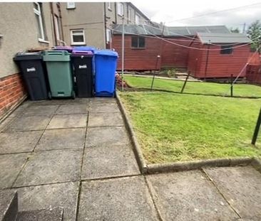 2 bedroom semi-detached house to rent - Photo 5