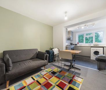 2 bedroom apartment to rent - Photo 4