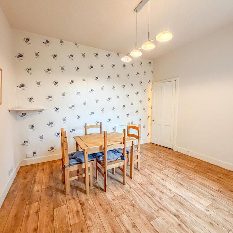 2 bedroom house to rent - Photo 1