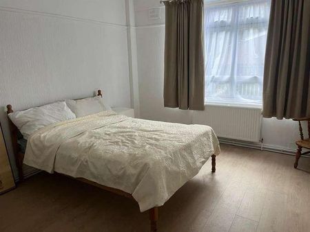 Rawson Street, London, SW11 - Photo 2