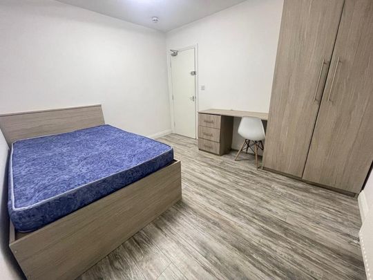 7 bedroom semi-detached house to rent - Photo 1