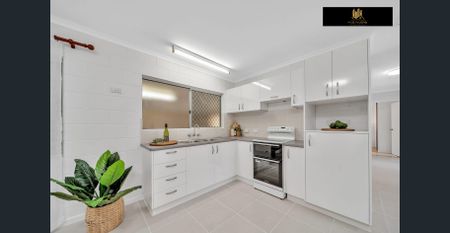 Beautifully Renovated Home in Holloways Beach! - Photo 2