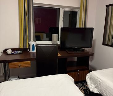 Room 215, SimplyStay Lincoln Road, Skegness, Lincolnshire, PE25 2EA - Photo 5