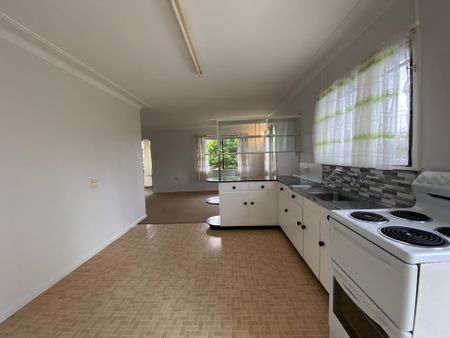 Scarborough Home East of Oxley - Close to Beach - 6 Month Lease - Photo 2