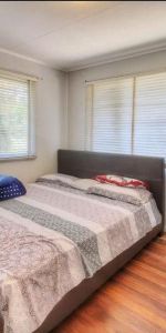 Convenient 4-Bedroom House in Prime Location - Photo 3