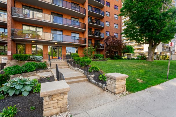 150 Bay Street South - Photo 1