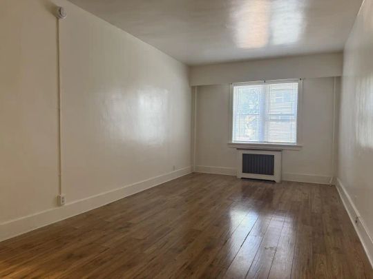 Braemar — Two Bedroom - Photo 1