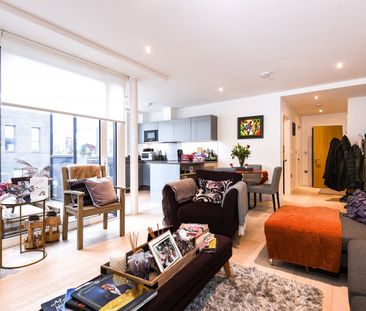 Available from Now - 2 Bed Apartment, Furnished - Photo 1