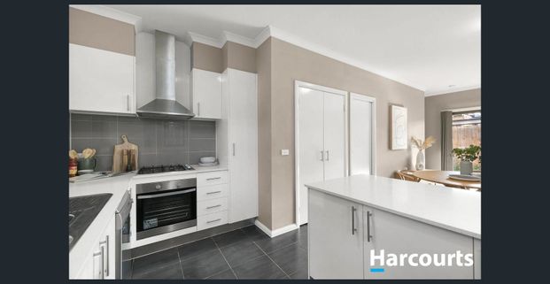 Bright, Modern Townhouse in Central Broadmeadows! - Photo 1