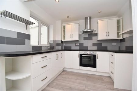 2 bedroom terraced house to rent - Photo 5