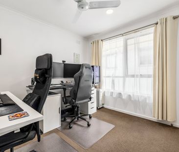 BEACH & CREEK SIDE LIVING - best of both worlds! - Photo 4