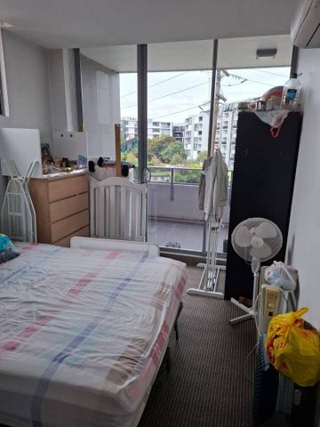 2 Bed + Study, 2 Bathroom, 1 Car, Gym, Pool, Spa, Sauna - Photo 4