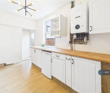 3 bedroom terraced house to rent - Photo 4