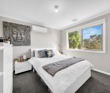 Light-Filled Townhouse Living in a Peaceful Rear Position - Photo 6