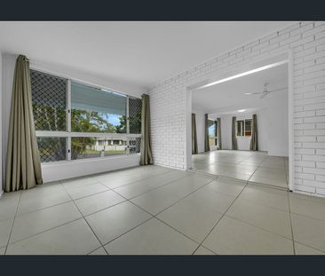 A TOUCH OF CHARM AND CONVENIENCE - Photo 3
