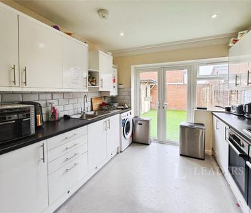 House to rent - Photo 6