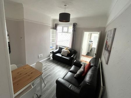 3 bedroom terraced house to rent - Photo 2