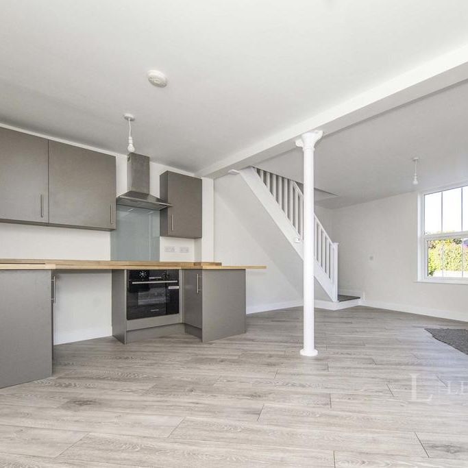 2 bedroom terraced house to rent - Photo 1