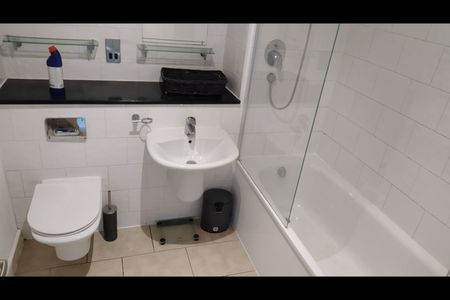 1 Bed Flat, Navigation Street, LE3 - Photo 2