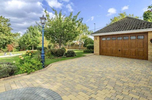 4 bedroom detached house to rent - Photo 1