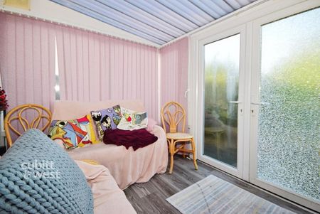 3 bedroom detached bungalow to rent - Photo 3